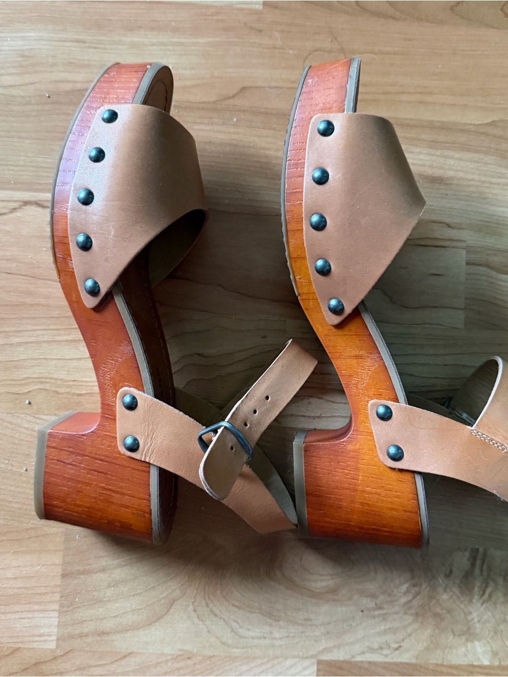 Lucky Brand Leather Strap Sandals, size 8 - Picture 3 of 4